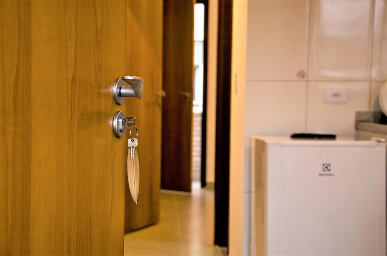 Vila Lorenzi & Apartamentos Ubatuba Exteriör bild