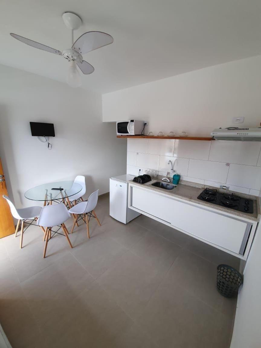 Vila Lorenzi & Apartamentos Ubatuba Exteriör bild
